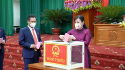 Đ/c Bí thư Tỉnh ủy và Chủ tịch UBND tỉnh bỏ phiếu bầu Chủ tịch HĐND tỉnh tại Kỳ họp thứ nhất HĐND tỉnh khóa XIV, nhiệm kỳ 2021-2026