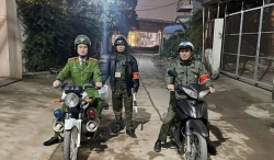 Tổ tuần tra của Công an phường Quang Trung trong một ca tuần tra đêm đảm bảo an ninh trật tự địa bàn.