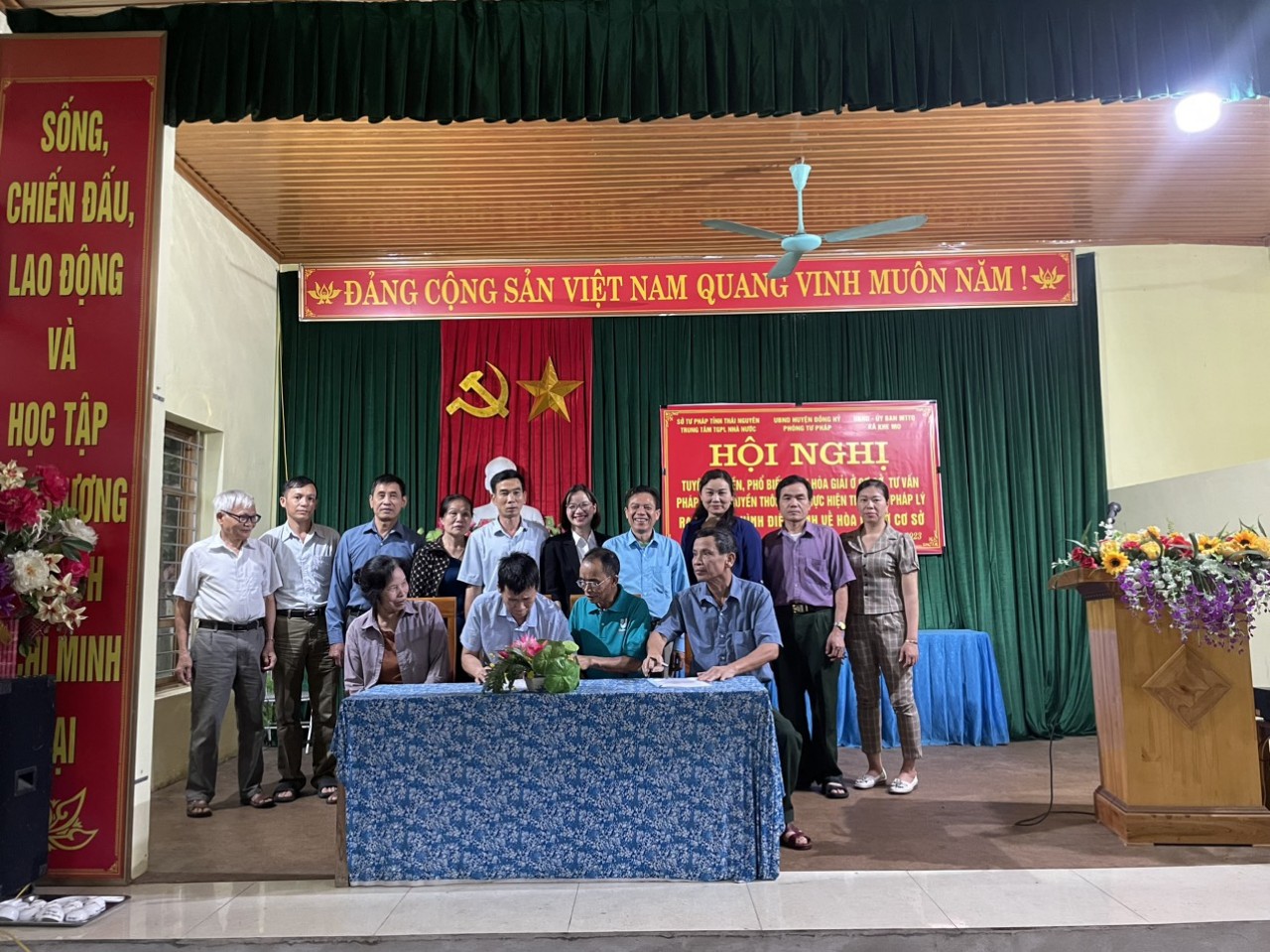 mô hình 2