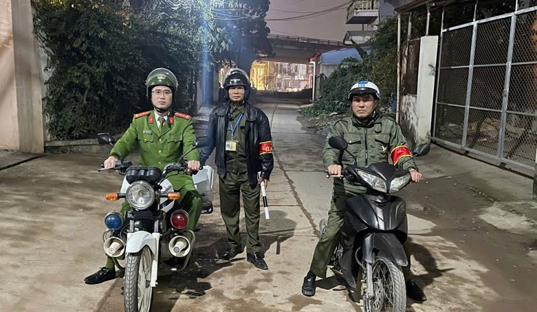 Tổ tuần tra của Công an phường Quang Trung trong một ca tuần tra đêm đảm bảo an ninh trật tự địa bàn.