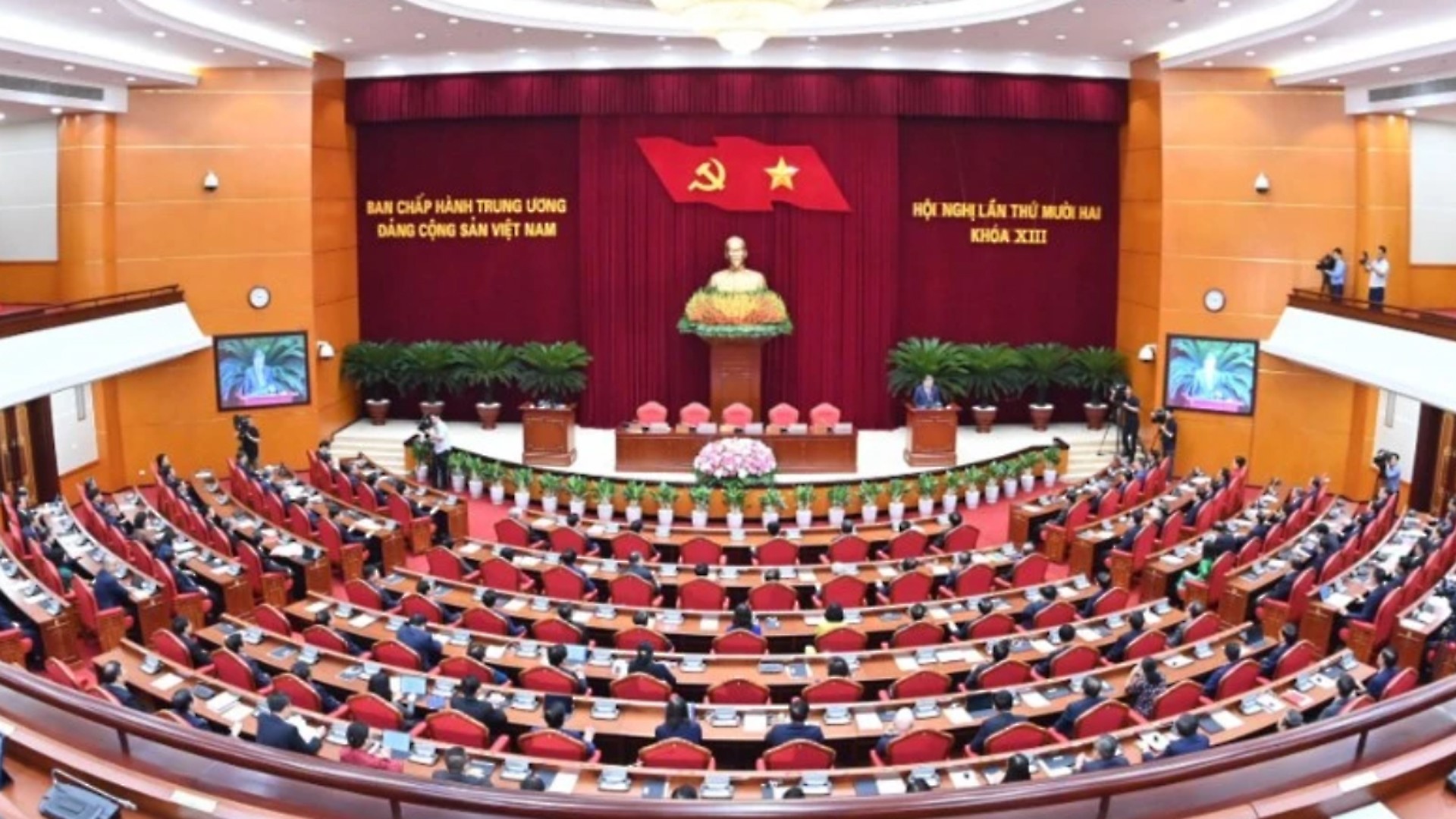 Bộ Chính trị ban hành Kết luận về chính quyền địa phương 2 cấp sau 2 tháng vận hành